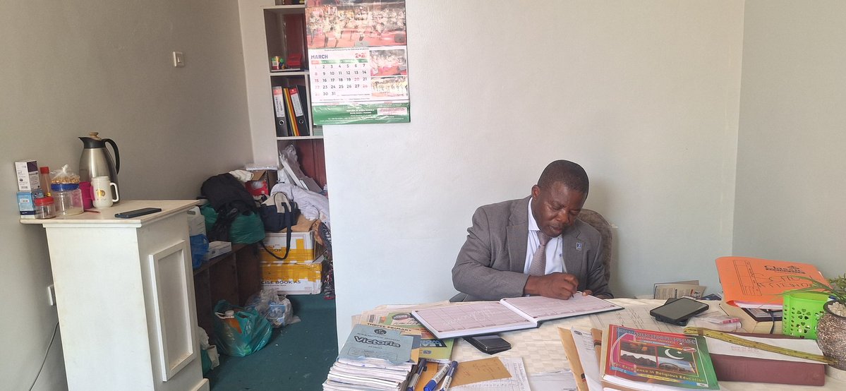 Oweek. Ssenyonjo Moses Kiyimba tweet media