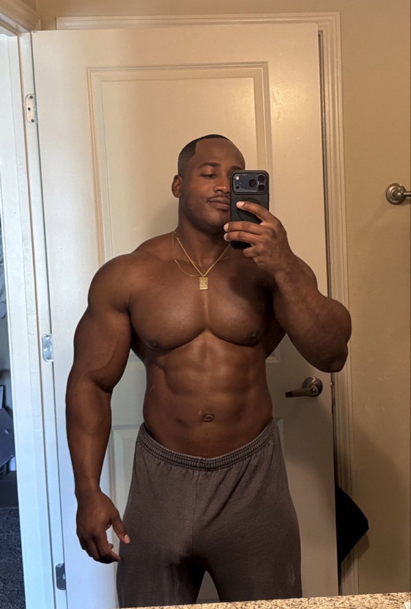 MUSCLE GODS tweet media