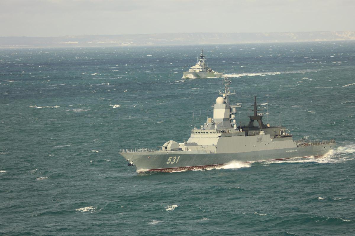 Modern Royal Navy tweet media