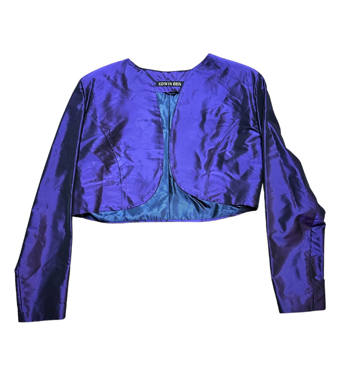 myvintage's tweet photo. 1980s Vintage Purple Taffeta Bolero Jacket Size 12/14
 
https://t.co/bhcRuPA5xA

#1980sfashion #80sstyle #vintagebolero #taffetadress #80sprom #vintageeveningwear #purpleaesthetic #jeweltoned #formalwear #weddingguestoutfit #partyoutfit #statementjacket #glamstyle https://t.co/BQF1qjQqxg