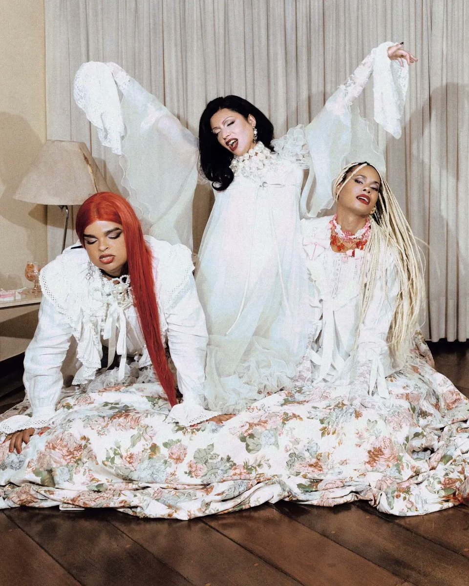 Central Abusadas 🚪 tweet media