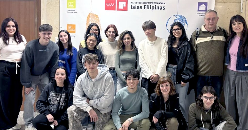 ifp_alguero's tweet photo. 🚀 El nostre alumnat de Disseny i Gestió de la Producció Gràfica va visitar el passat febrer l’@iesfilipinas a Madrid! Un intercanvi de mètodes i classes compartides per créixer com a futurs professionals. Gràcies! 🤝✨

#Intercanvi #Mobilitat #ArtsGràfiques #IFPAlgueró https://t.co/B7JkgF83QX