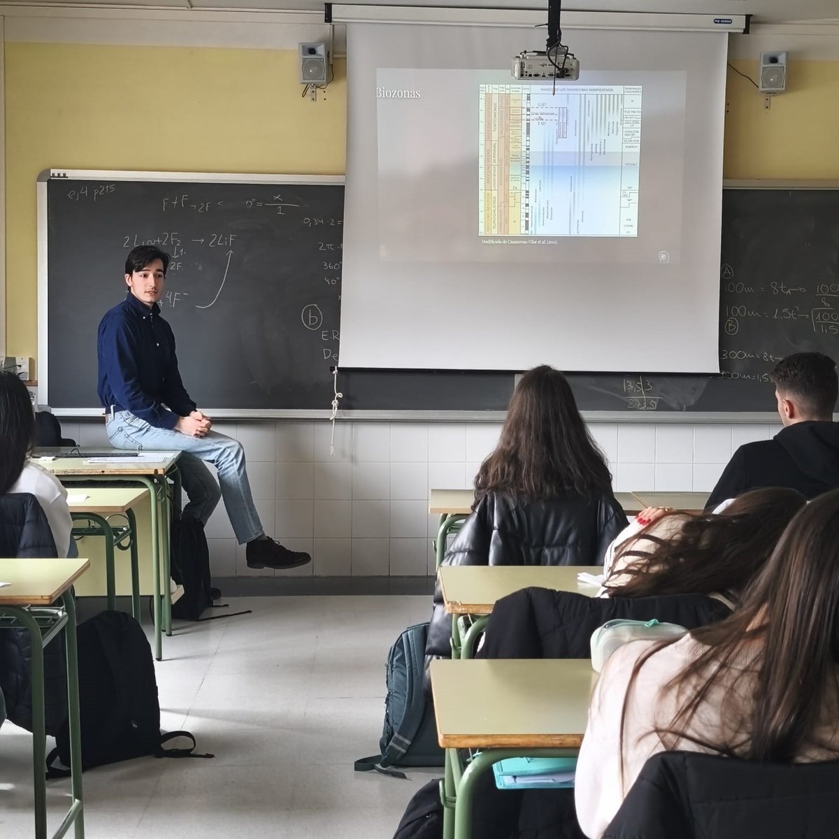 FundaciónDinosaurios tweet media