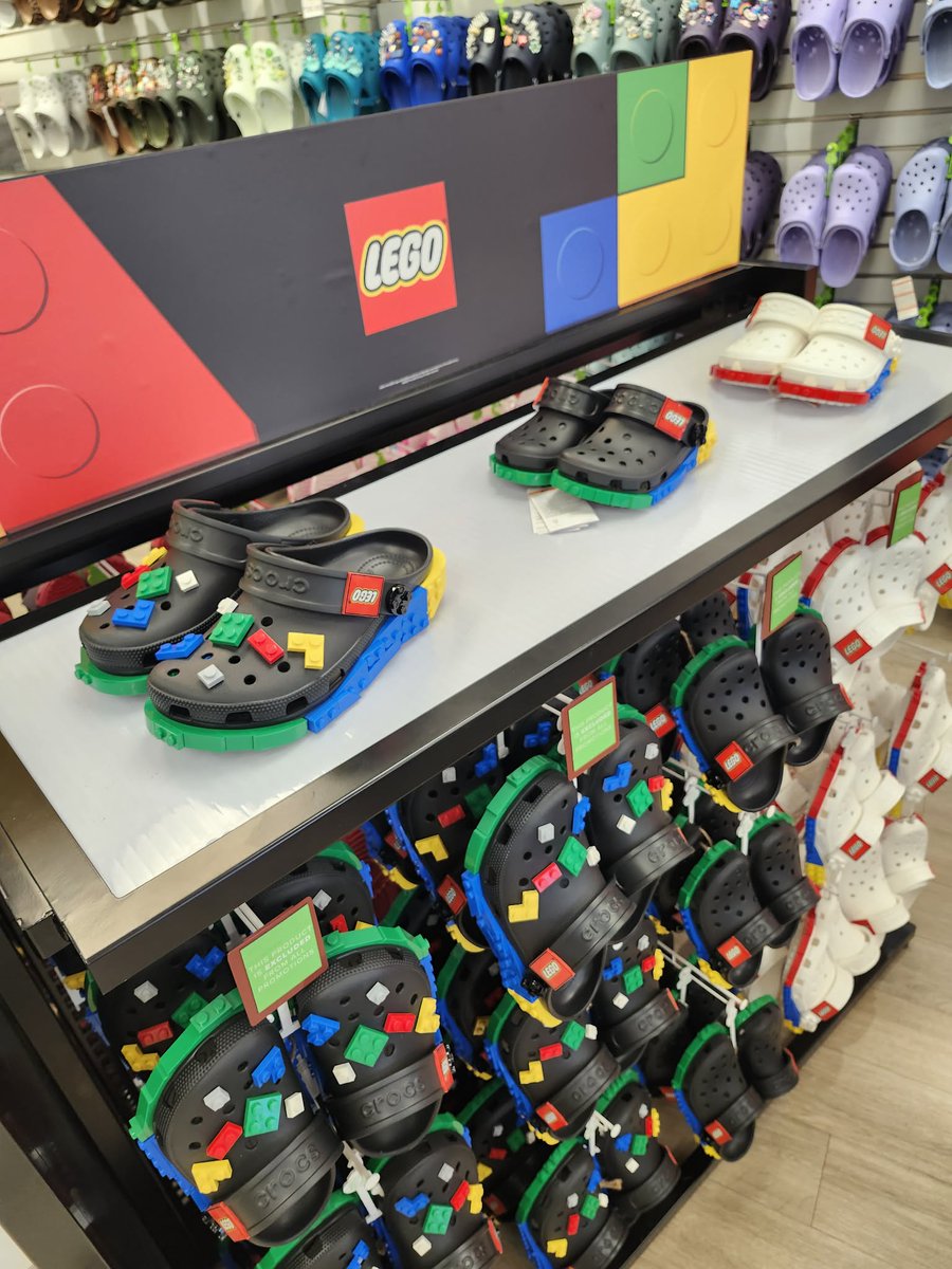 LBVFS's tweet image. #CrocsStyle Crocs at the Lake Buena Vista Factory Stores. Buy 2, get 2 FREE (clearance footwear). It’s the perfect chance to treat yourself (and maybe someone else).😉Exclusions apply. Sale is subject to change. #ShopNow #style #shoes #crocs