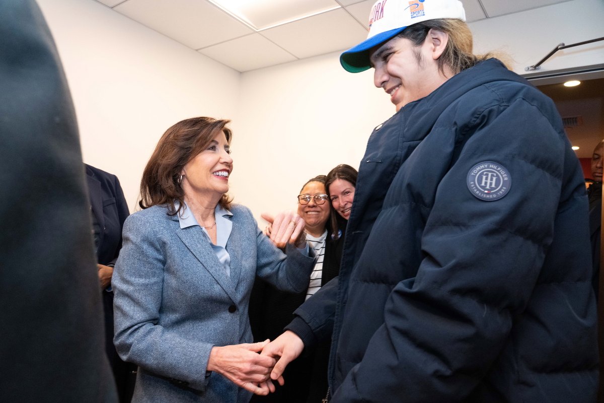 Governor Kathy Hochul tweet media