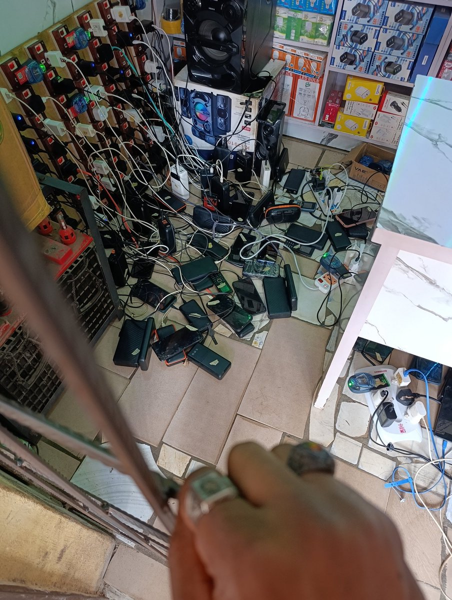 alpharobin tweet media