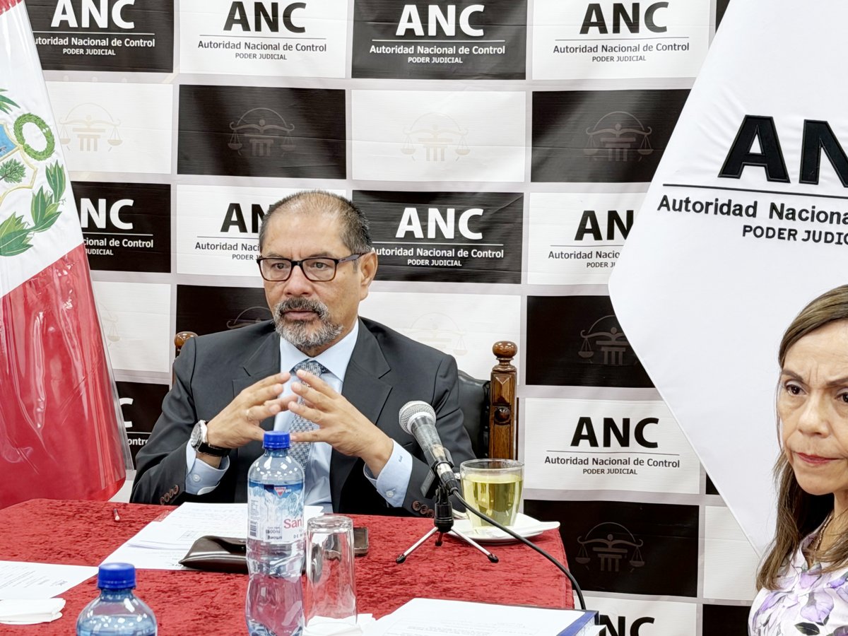 ANC_PJ_Oficial's tweet photo. El jefe de la #ANCPJ, Roberto Palacios Bran, sostuvo una reunión de trabajo con los jefes de las #ODANC de Madre de Dios, Miguel Ángel Vásquez Rodríguez, y de Apurímac, Camilo Luna Carrasco. 1/2 https://t.co/Vq7t8fdu0h