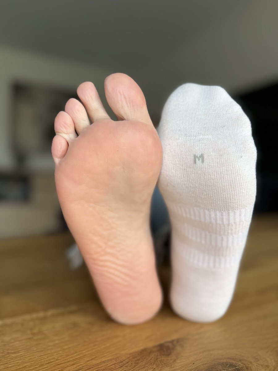 jayneelune's tweet photo. With or without? It's up to you!

@rt_feet 
@modelssecret_ 
@FeetForumArea https://t.co/xTjseGYoBv