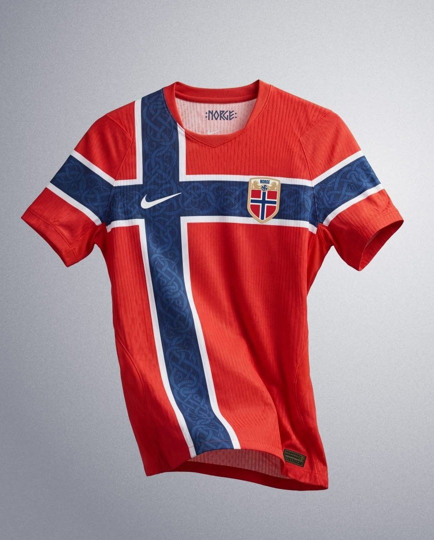 Barras_LATAM's tweet photo. 🇳🇴 Las camisetas de Noruega para el Mundial 2026.

¿OPINIONES? https://t.co/uhykAhfc0T
