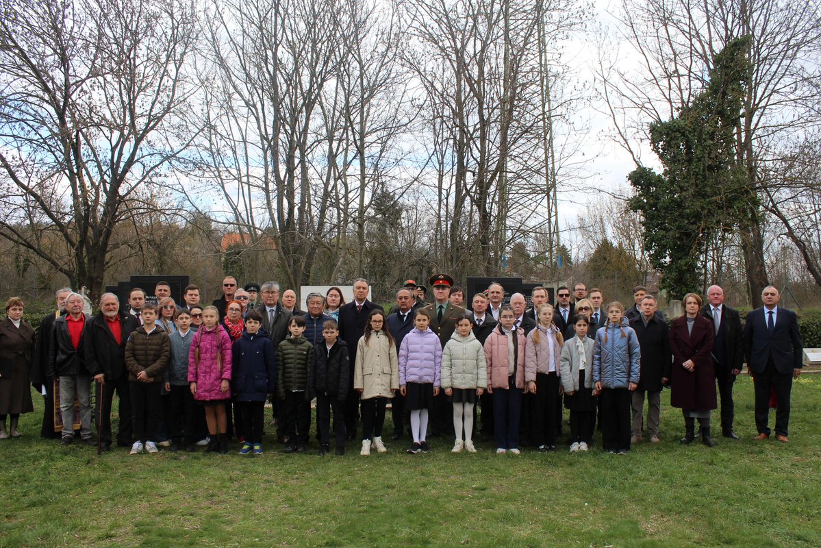 Russian Embassy, HU tweet media