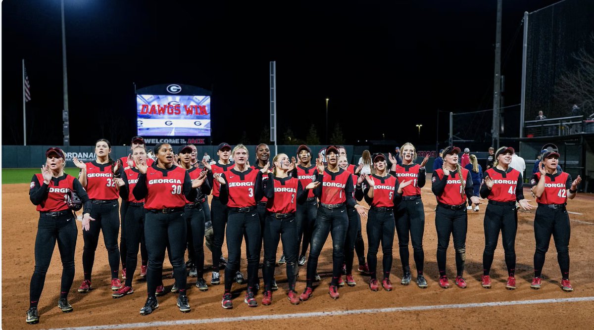 GloryGlory tweet media