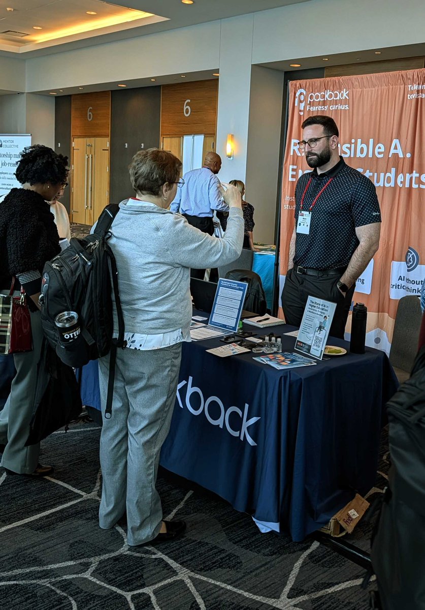 Packback tweet media