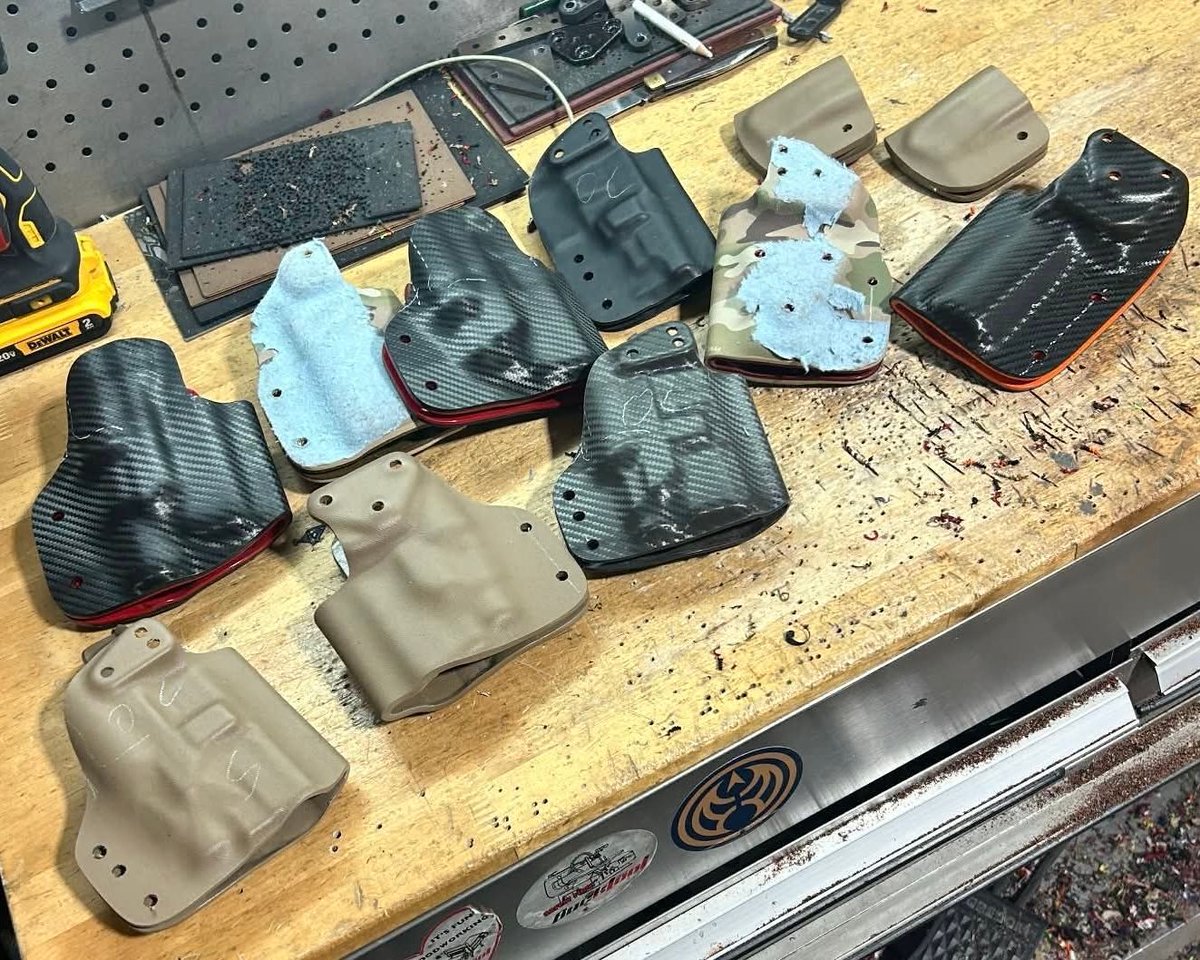RedHillTactical's tweet photo. FDE package 

 #365xl #sigsauer #spectre #sig #2a #appendixcarry #trueprescision #ccw #threaded #threadedbarrel #offdutycarry #specter #synergyfirearms #edc #nraam #sigsauerp #fifty #sigsauerusa #everydaycarry #appendixholster #training #mancave https://t.co/rXIpMW2aoT