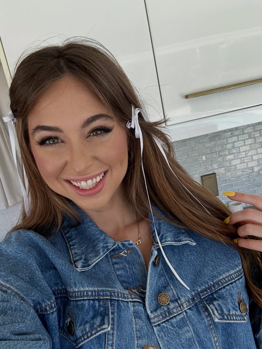 Riley Reid tweet media
