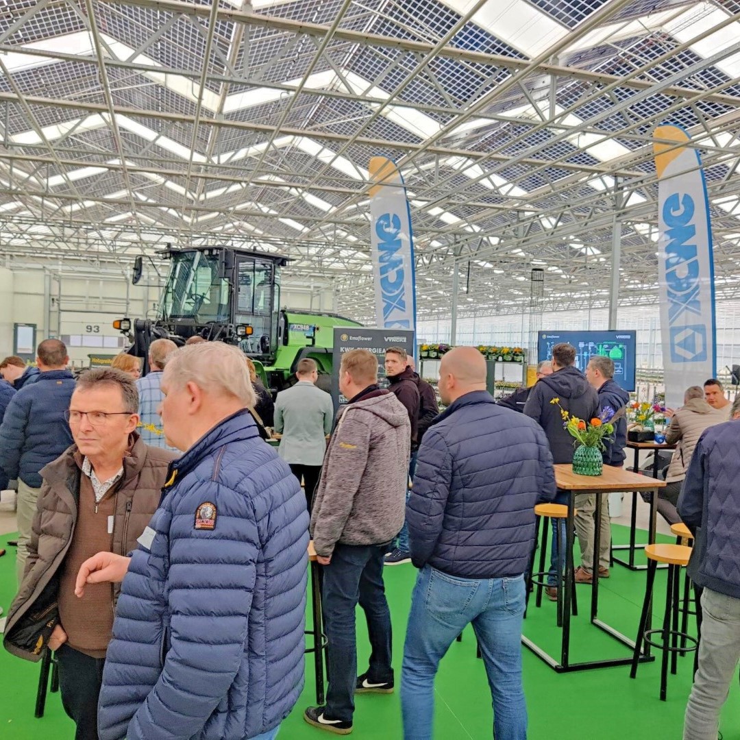 VYNCKE_NV's tweet image. 🌿 Congrats to Emsflower on 20 years🌸

Last week, we joined the anniversary celebrations, where visitors got a BTS look at Europe’s largest bedding and potted plant producer, and we were able to support Emsflower Hilft Afrika e.V.

#Vyncke #CleanEnergyTechnology