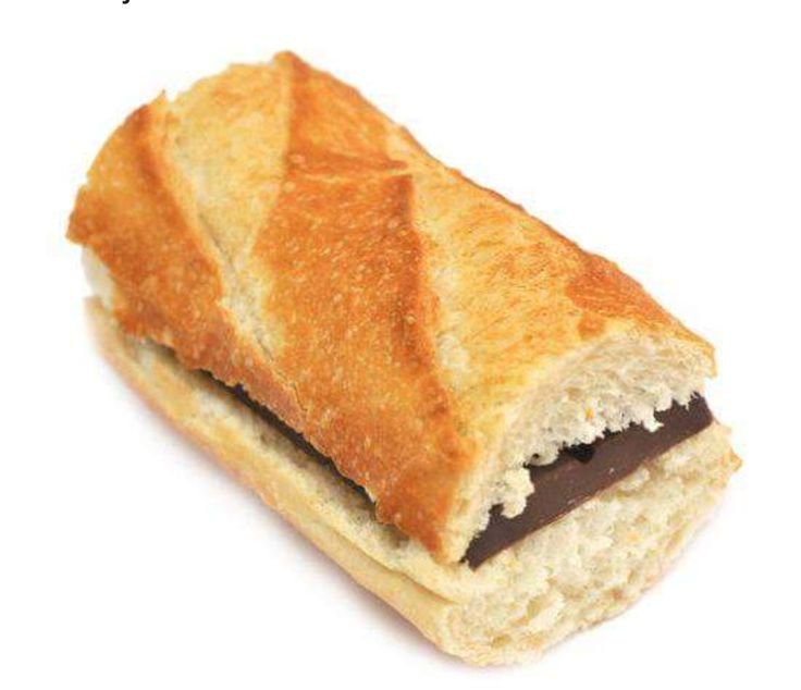 Pan con chocolate, como me gustaba esto para merendar 😋