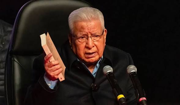 pistav8esymas tweet media