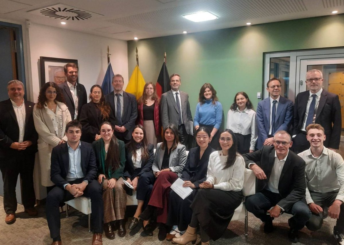 Alemania en Colombia tweet media