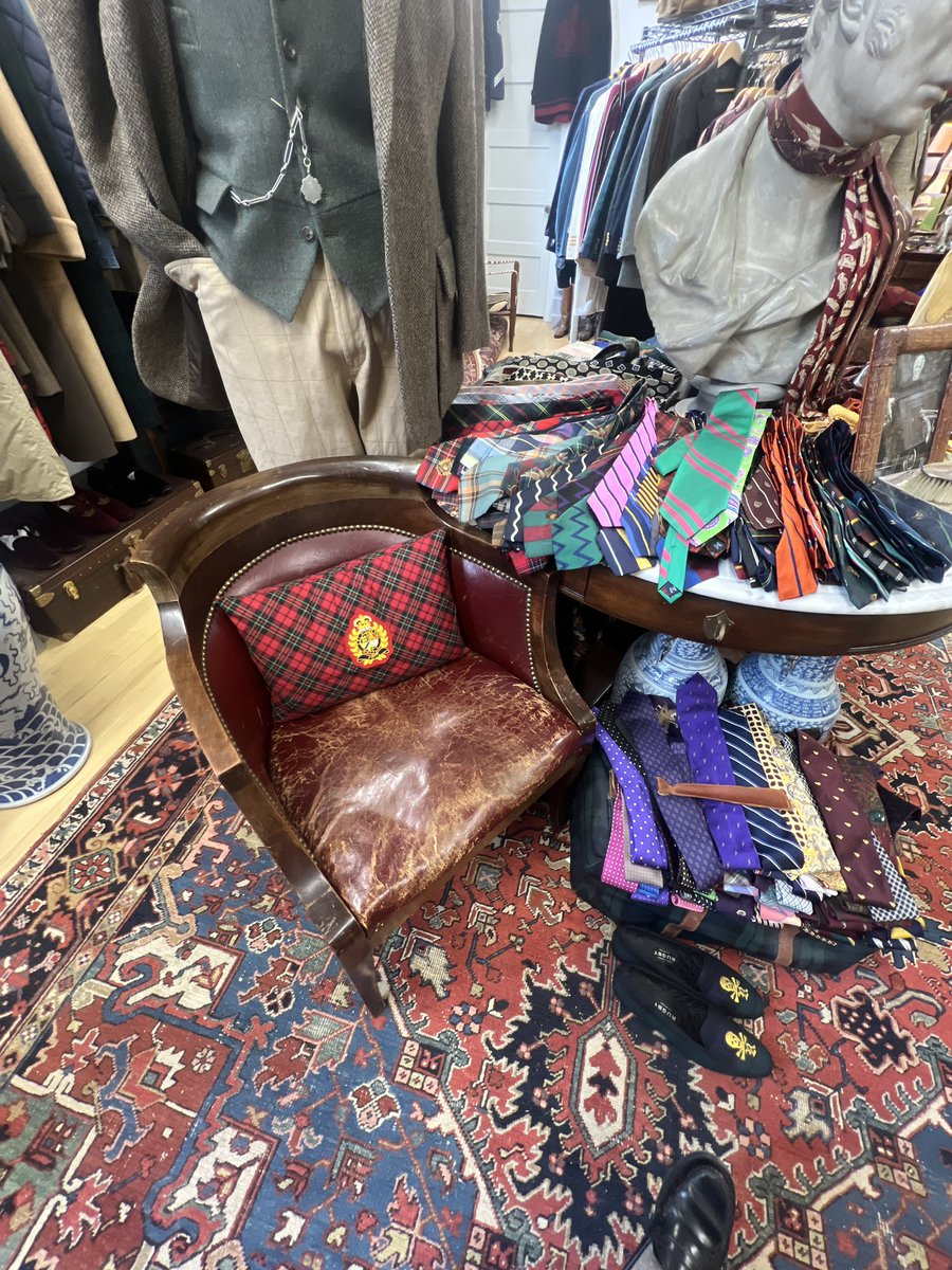 mommiana tweet media