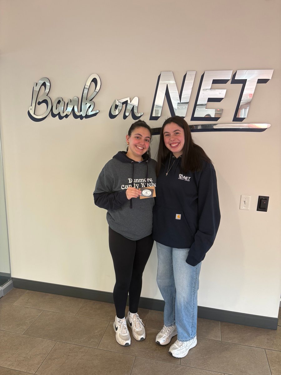 Mia Blume, our Brand Ambassador, with Sophia Summa, our $100 Backyard Ale House gift card winner!

Congratulations, Sophia, enjoy #MarchMadness tip off on us!🏀

#BankOnNET #NothingButNET