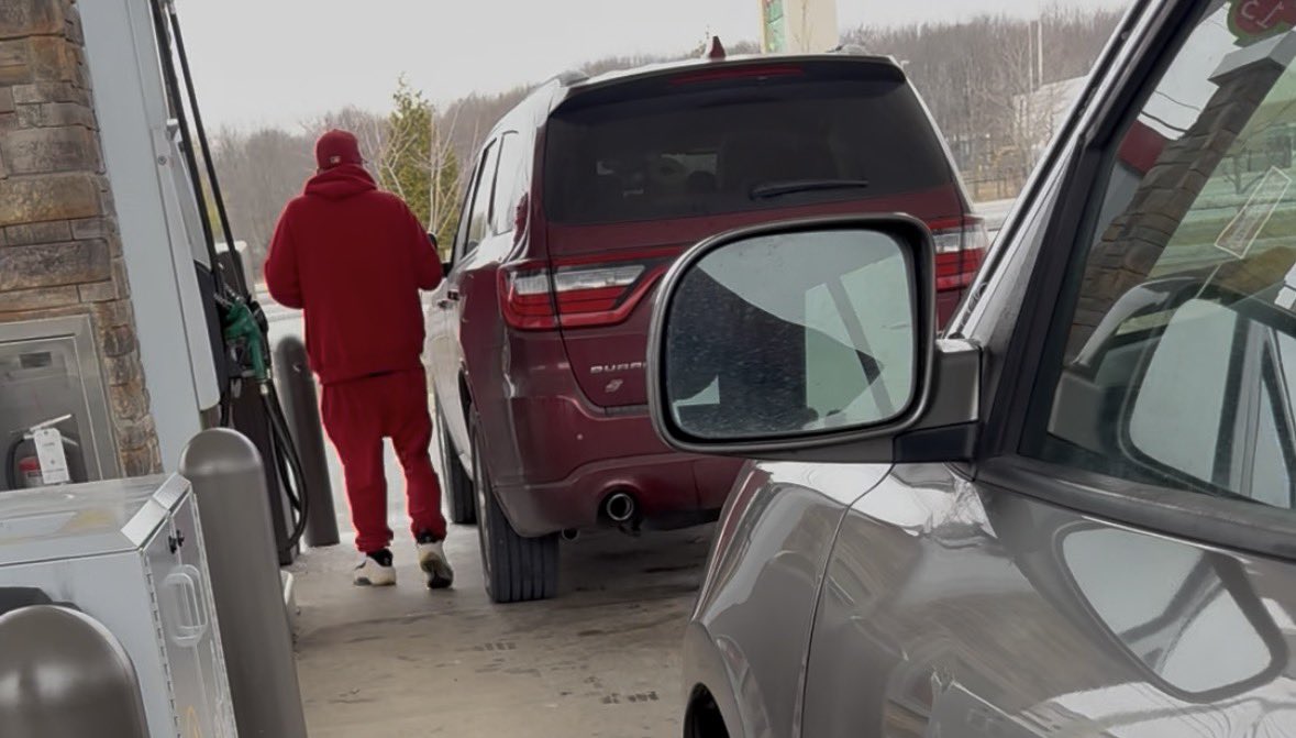 bruise camphell ( 📼 ) tweet media