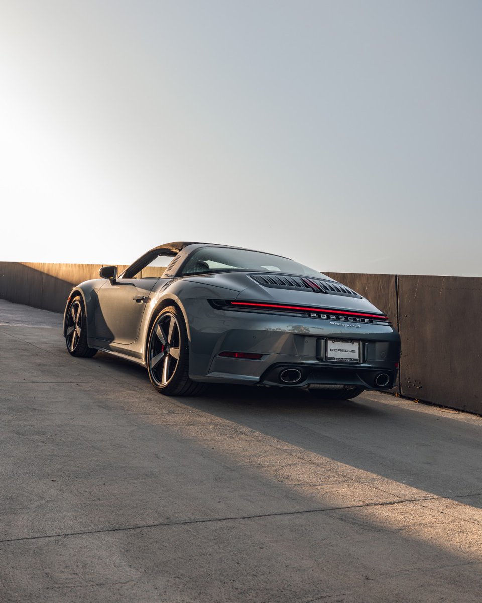 PorscheRiversid's tweet image. Just daydreaming about this 2026 911 Targa 4S, don't mind us.😍
#porscheriverside #riversideporsche #porscheusa #porschedealer #porscheexperience #riverside #inlandempire #porschelife #luxurycars #performance #porschelove #porscheclub #porsche #porscheturbo