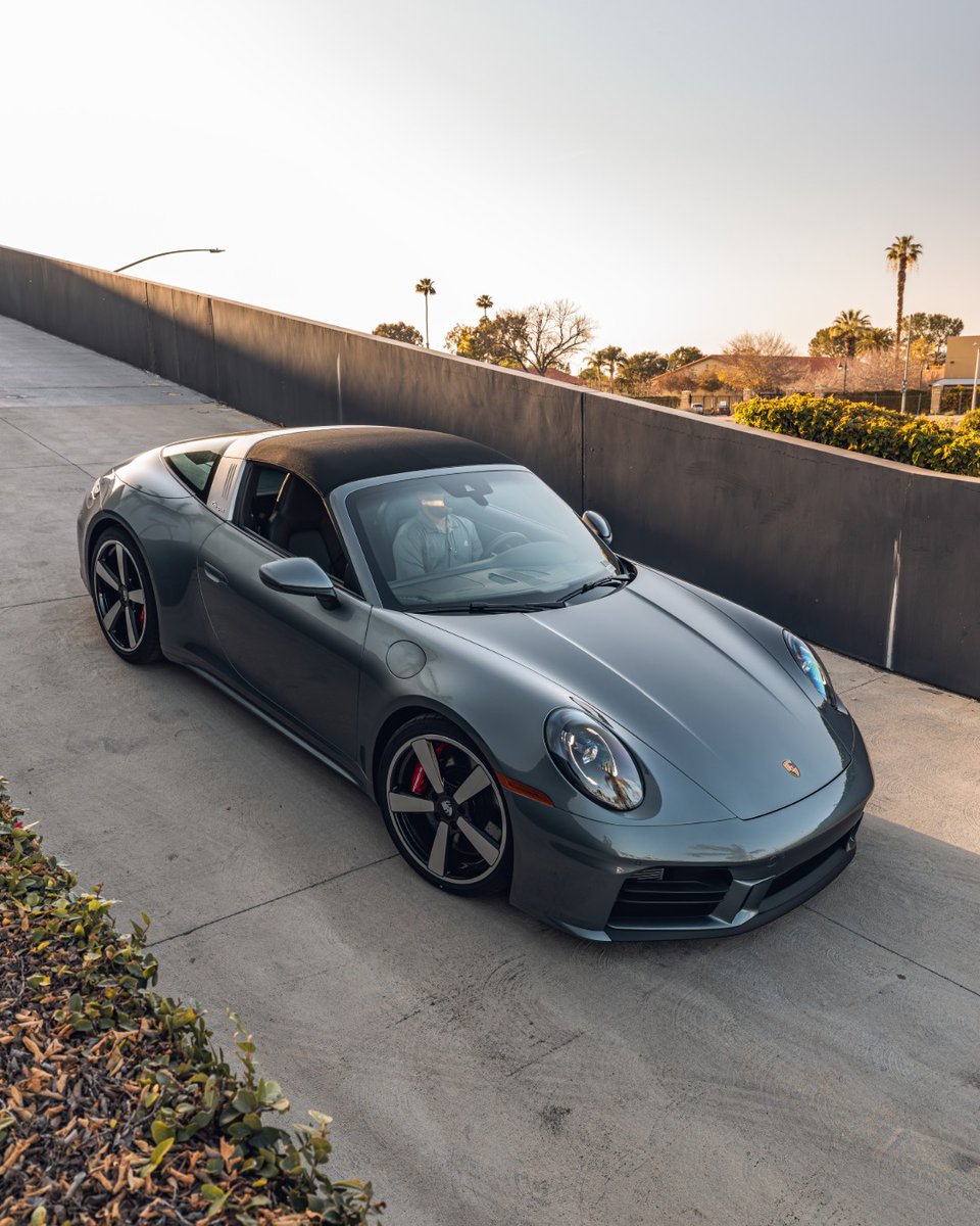 PorscheRiversid's tweet image. Just daydreaming about this 2026 911 Targa 4S, don't mind us.😍
#porscheriverside #riversideporsche #porscheusa #porschedealer #porscheexperience #riverside #inlandempire #porschelife #luxurycars #performance #porschelove #porscheclub #porsche #porscheturbo