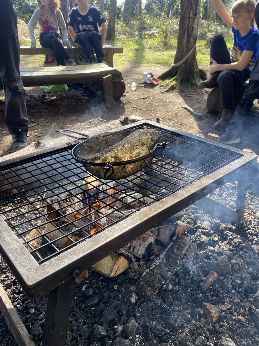 Ysgol Sychdyn tweet media