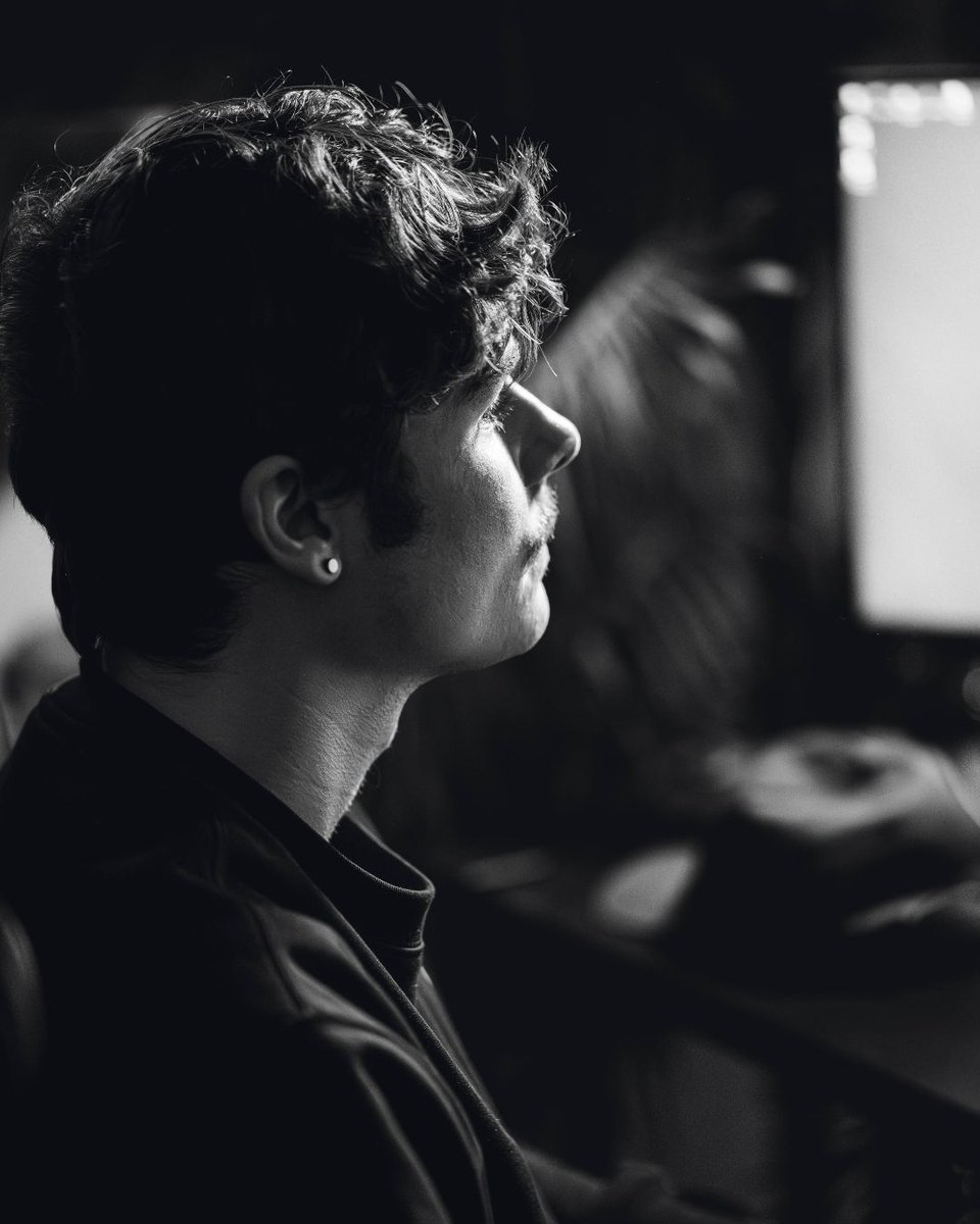 YellowsparkAD's tweet image. Something new is coming.

Behind the scenes from an upcoming interview with Hayden.

More soon.

yellowsparkstudio.com

#YellowsparkStudio #BTS #ContentCreation