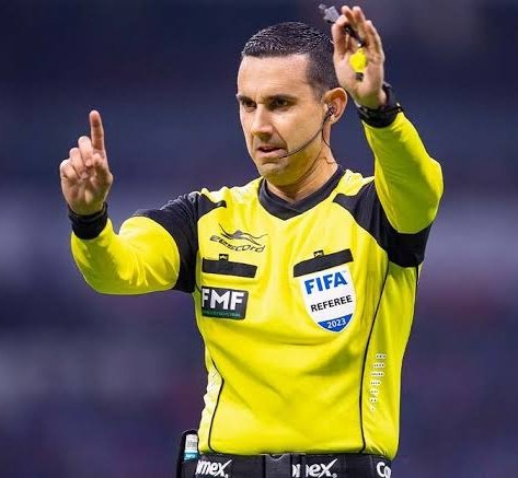 GuzmanGasso's tweet image. ¡CÉSAR ARTURO RAMOS PALAZUELOS será el ÁRBITRO CENTRAL del Clásico Capitalino entre @PumasMX y @ClubAmerica!

🔍🟨🟥🇲🇽🏟

🖥 En el #VAR lo apoyarán Erick Yair Miranda y Óscar Macías Romo.