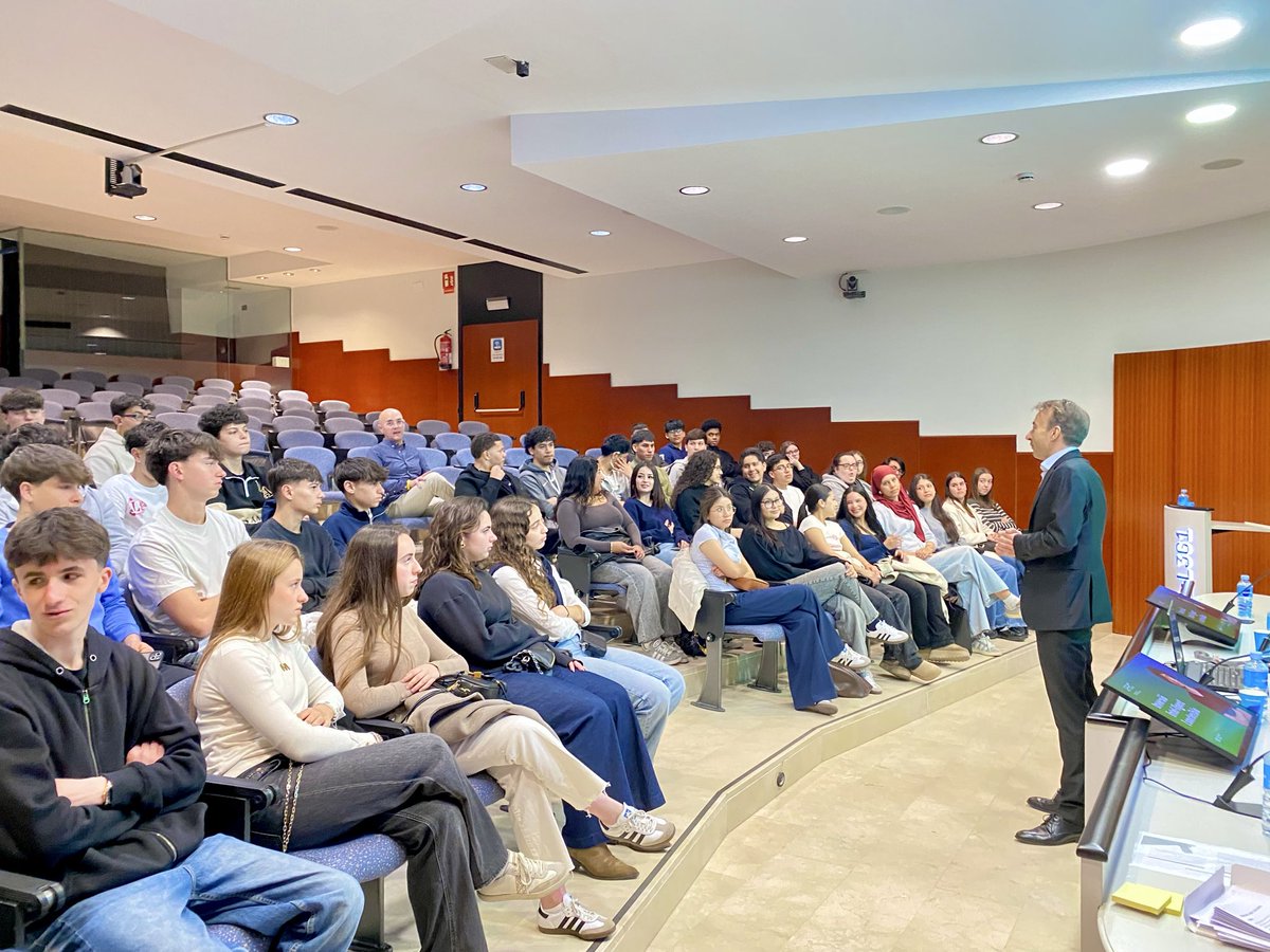AuditorsCENSORS's tweet photo. Aquesta setmana hem acollit una sessió del programa #EFEC de l’IEF amb alumnes de l’Institut Alexandre Satorras i de l’Institut Provençana 📊📚

Una activitat dins la #GlobalMoneyWeek 🌍 per promoure l’educació financera entre els joves💡💶

Continuem compromesos amb el futur 🚀 https://t.co/hHBFX2LbvV