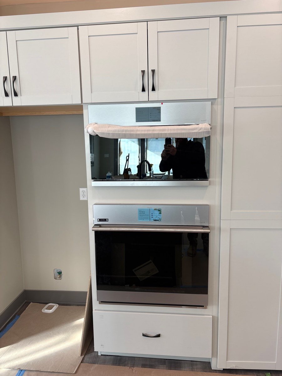 IncElectricians's tweet image. Stacked, centered, and powered to perform ⚡
Dedicated circuits, proper spacing, and a seamless install make this microwave/oven combo as functional as it is sharp.
#ElectriciansInc #BuiltInAppliances #KitchenInstall #ElectricalWork #PrecisionWiring #CodeCompliant #FinishWork