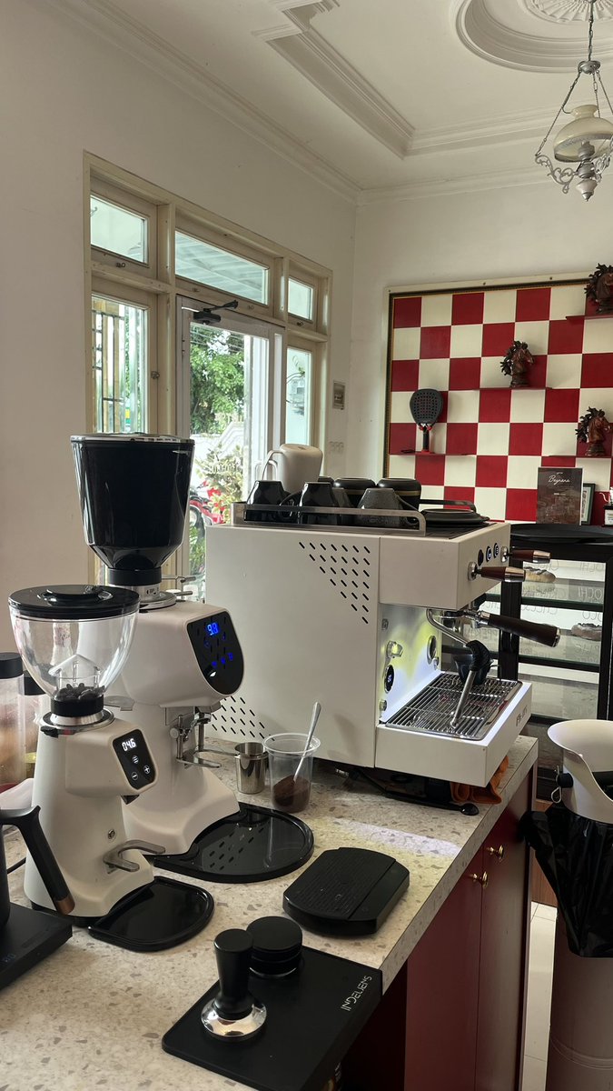 n̶͚̪̂͐̈́ą̶̐̄̈́u̵̻̣̪͛̾͑͘f̷̘̀̆͛͑ả̵̯̲̩l̶̰̰̖̖͈̇̾̇̃͘ tweet media