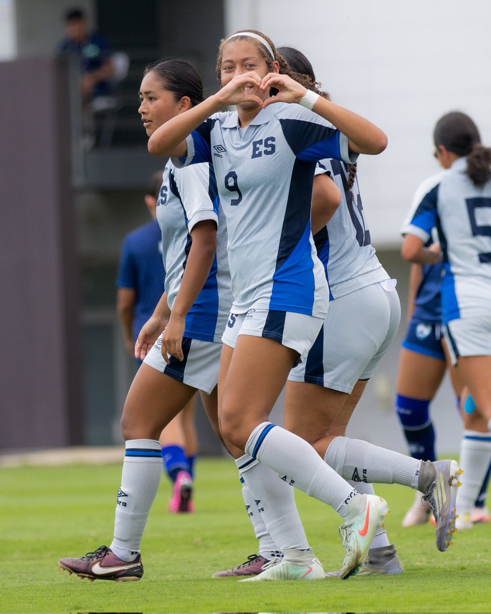 LaSelecta_SLV's tweet image. 𝐎𝐫𝐠𝐮𝐥𝐥𝐨 𝐫𝐞𝐩𝐫𝐞𝐬𝐞𝐧𝐭𝐚𝐫 𝐚 𝐄𝐥 𝐒𝐚𝐥𝐯𝐚𝐝𝐨𝐫 🇸🇻

Victoria de la Selecta Femenina Sub-17 👊🏽

#LaSelecta #Sub17 #Concacaf