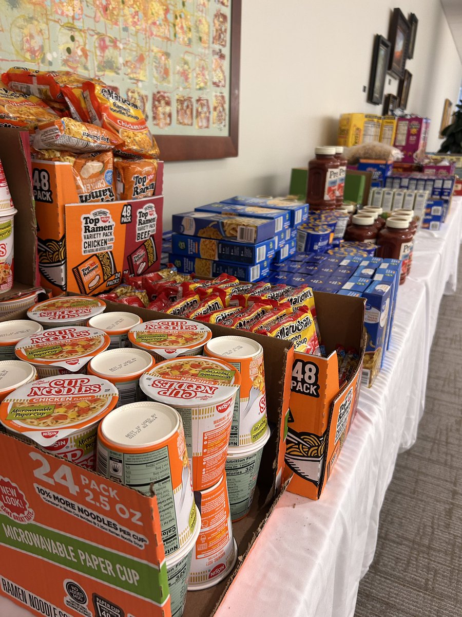 SLC is continuing to accept donations for our Food Pantry 💙
 
SLC has organized a food pantry to assist TSA workers who are not being paid during the partial government shutdown. The pantry provides staples such as nonperishable food, baby items, toiletries, pet supplies and