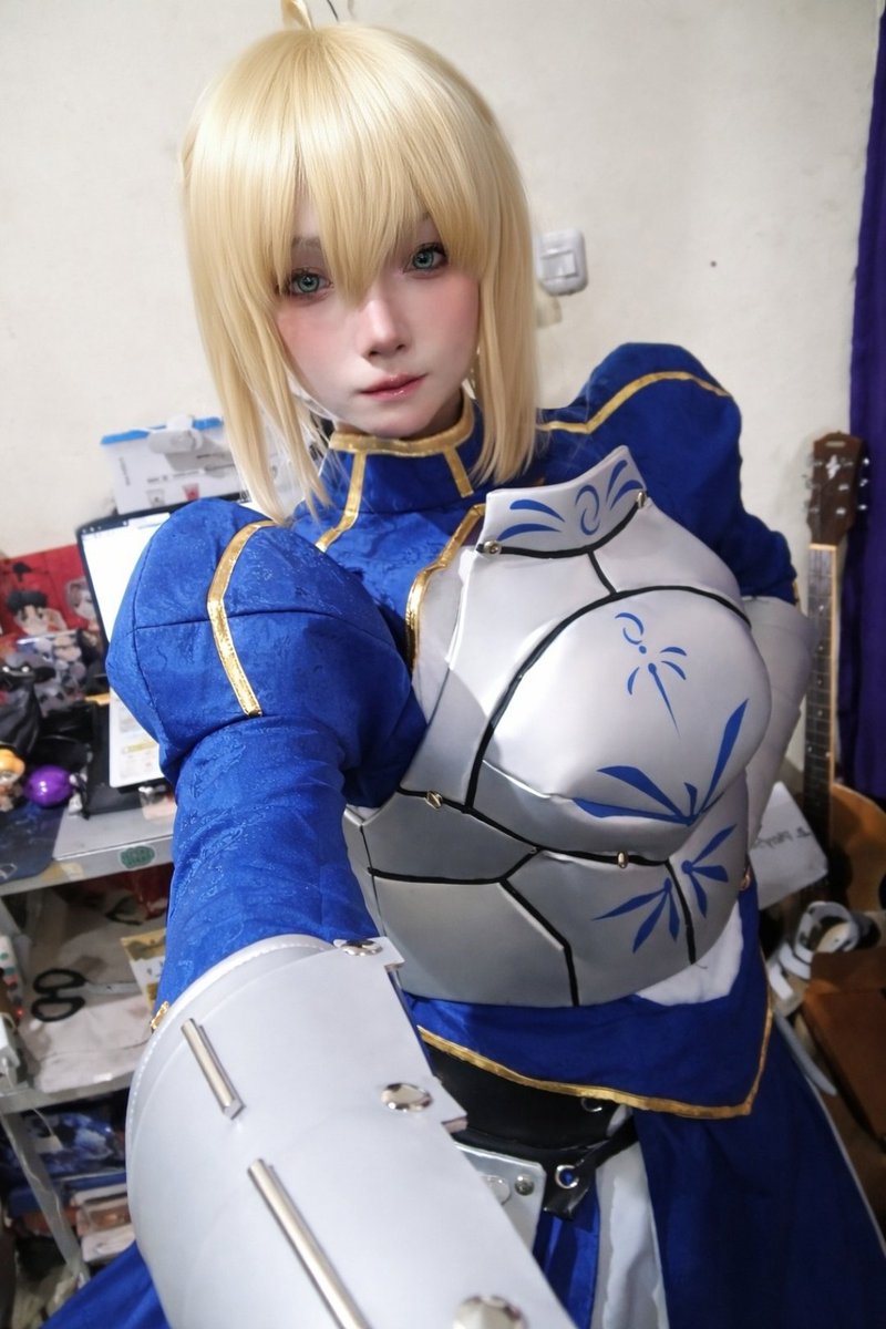 juejibime's tweet photo. Servant Saber. I have come in response to your summons. I ask of you: are you my Master? https://t.co/Q6qgUTdU0z