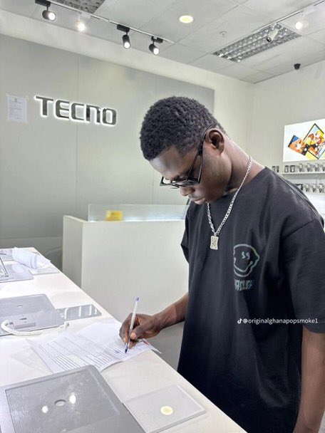 Dr Sneaker Nyame tweet media