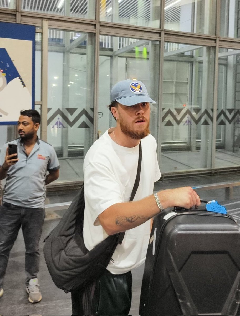 ʞᴉɹʇnɐs tweet media