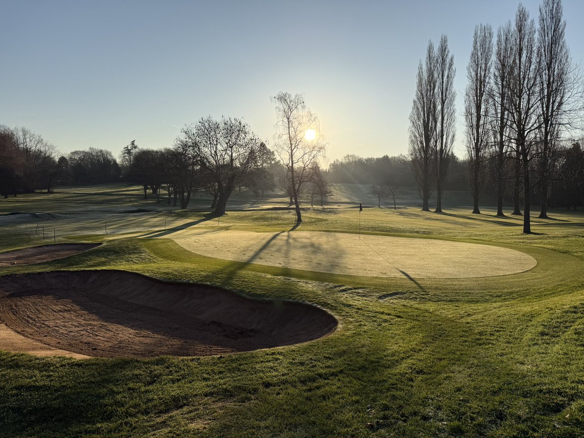 Chris Low tweet media