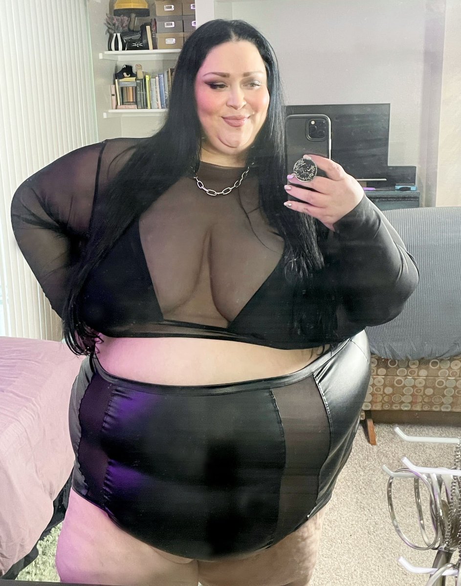 SSBBWSasha's tweet photo. 🖤🖤🖤 https://t.co/4PTn2uRRCN