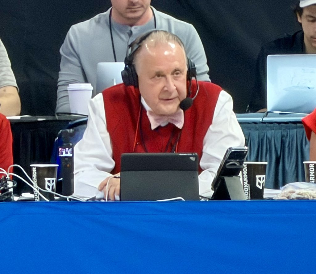 Robin Washut tweet media