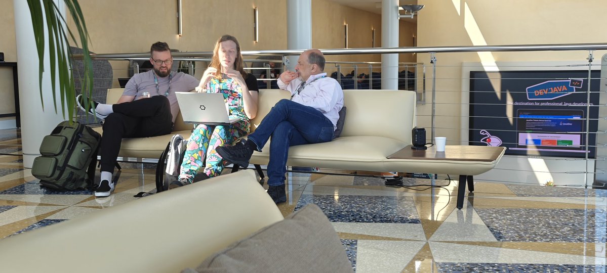 david parry tweet media