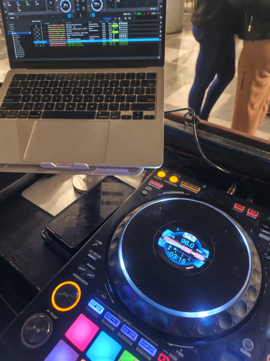 WEIT WEIN tweet media