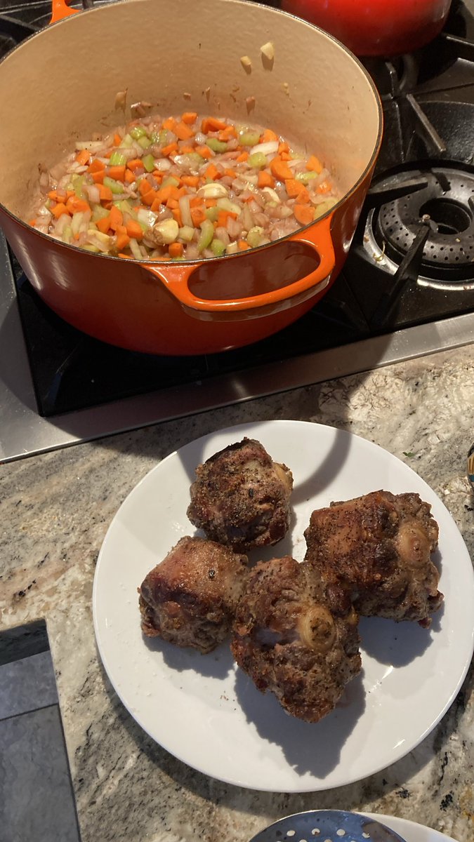 PJNezzz's tweet image. Oxtail coming along nice. Almost ready for the slow cook in the oven.
#oxtail