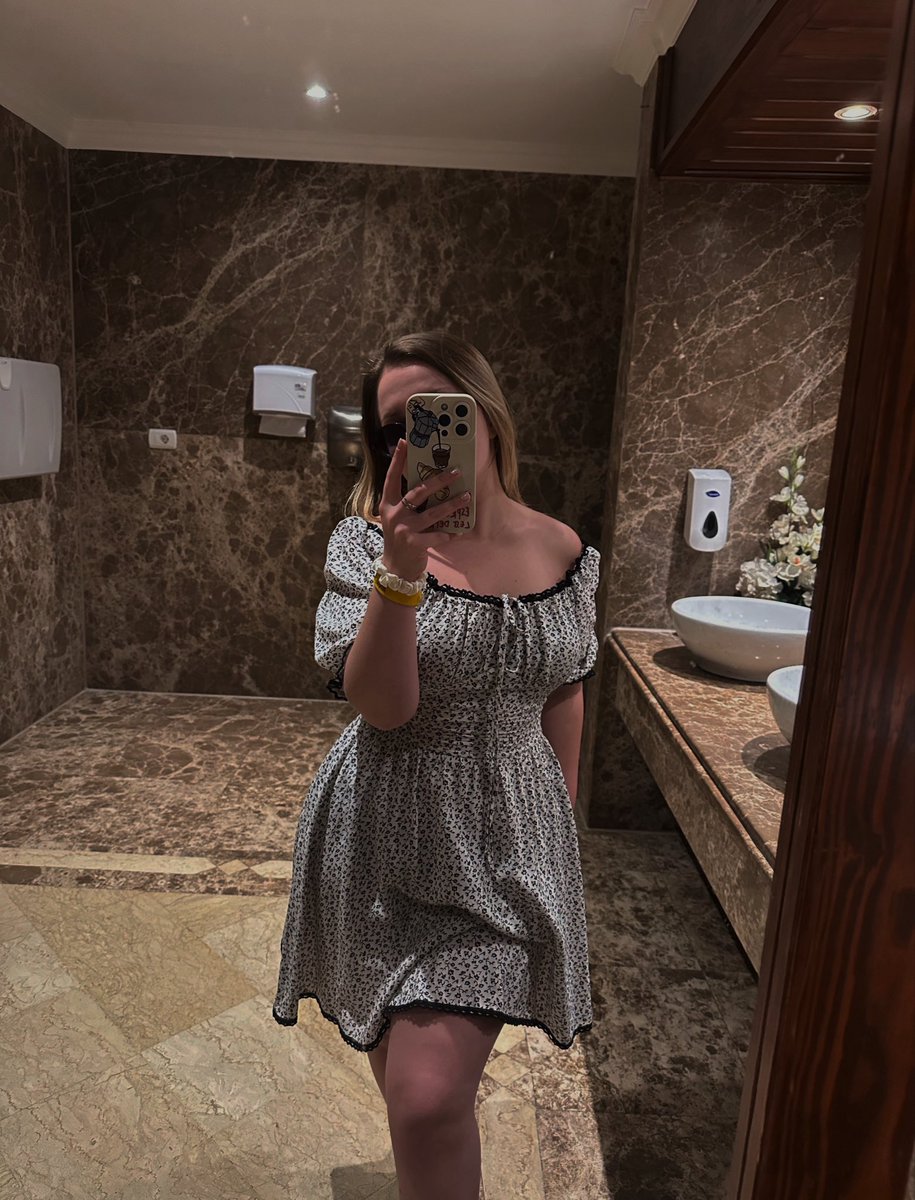 Кораліна tweet media