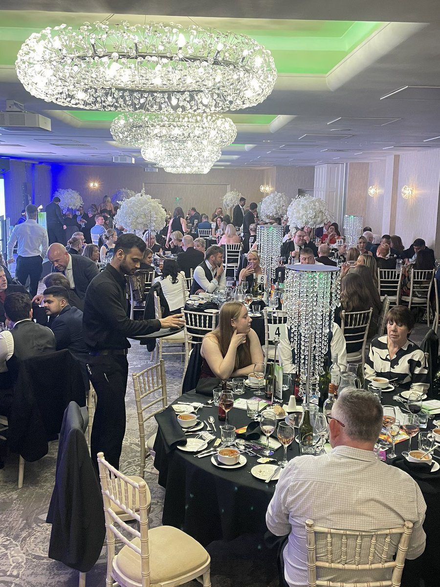 Anna Hindle tweet media