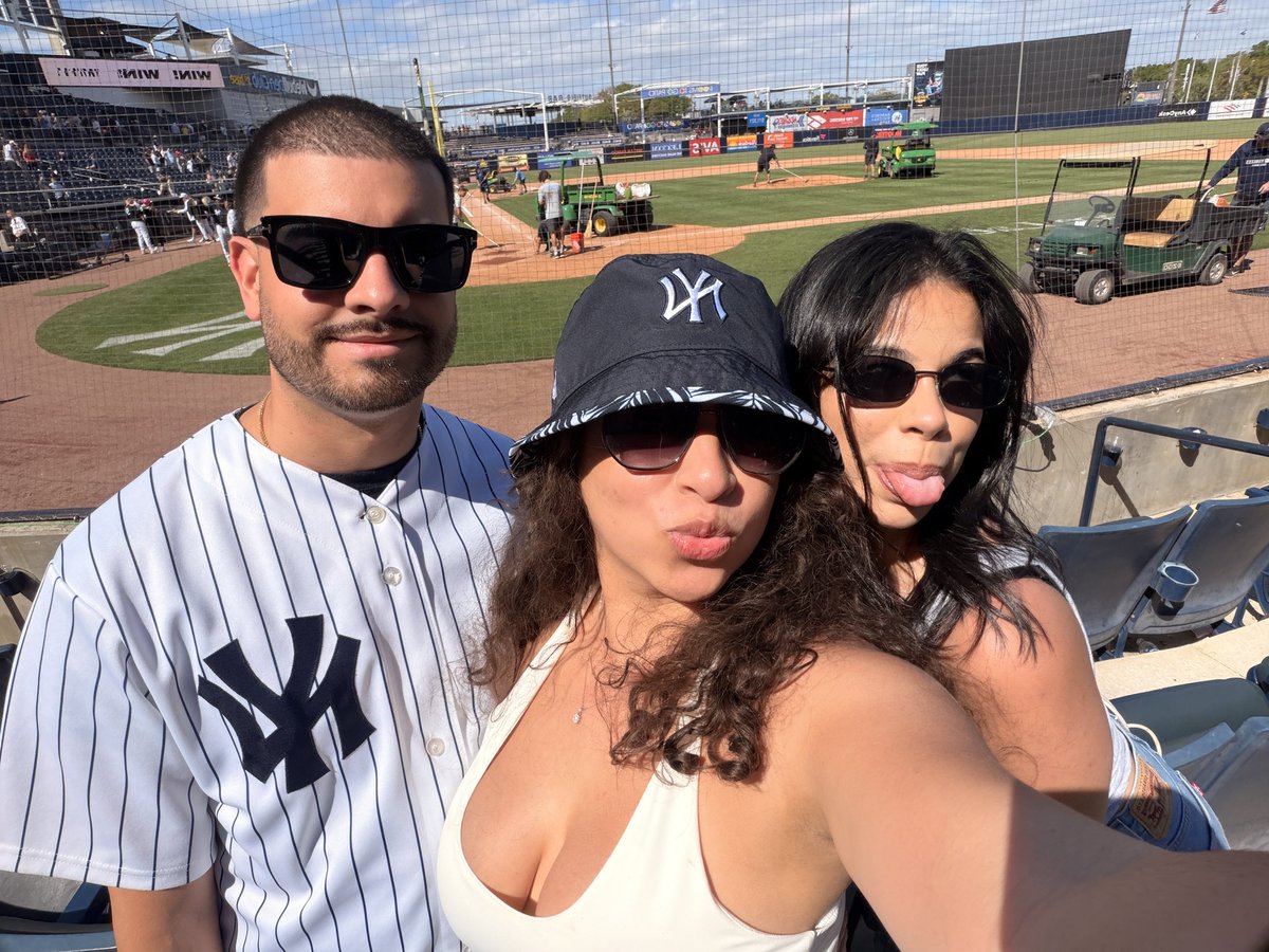 Ashley 🏎️ 🏁⚾️ tweet media