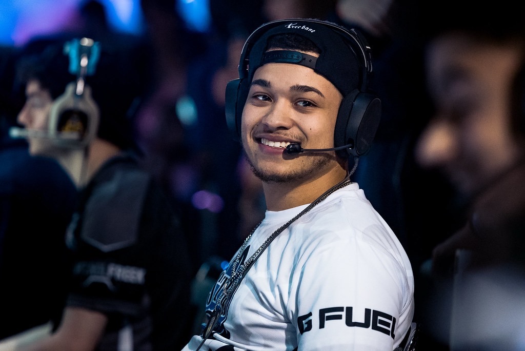 STR8 RIPPIN tweet media