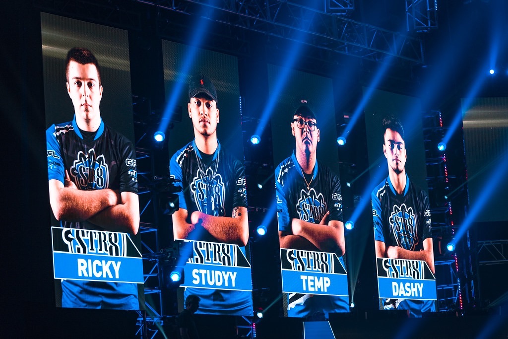 STR8 RIPPIN tweet media