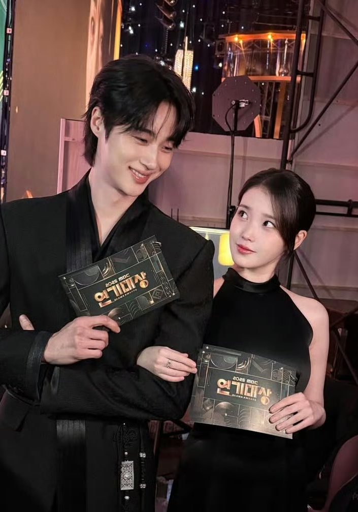 Team 🌟🍬 tweet media